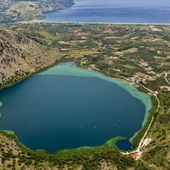 Le lac de Kournas, vu du ciel