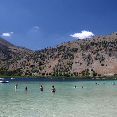 Moment de détente au lac de Kournas