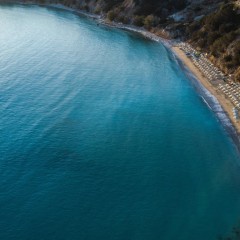 La plage de Voulisma vue du ciel