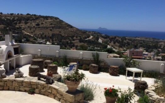 Villa impeccable avec de superbes vues sur la mer et une piscine d’eau salée à débordement à Pitsidia