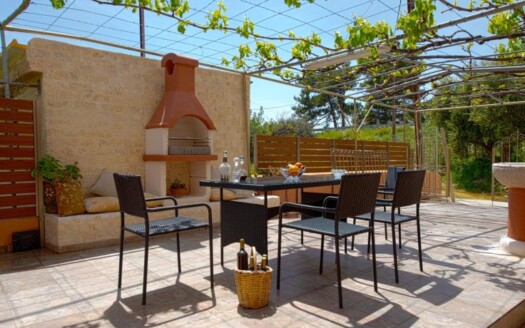 Magnifique maison, 2 appartements, 4 chambres, à 70 mètres de la plage à Agios Panteleimonas