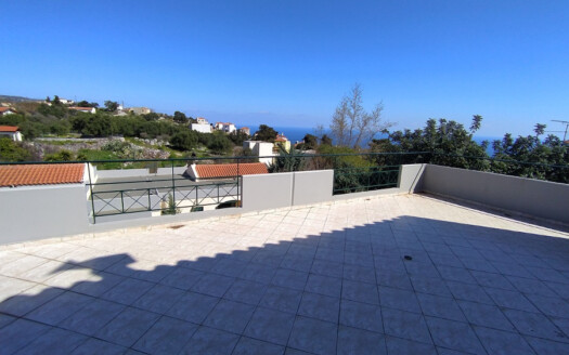 Confortable maisonnette avec vue mer, au centre du village de Kefalas