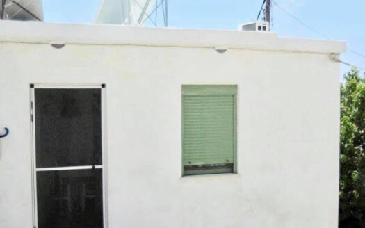 Maison complètement rénovée, vue mer, à Schinokapsala