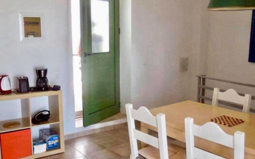 Maison complètement rénovée, vue mer, à Schinokapsala