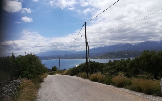 Terrain de 4200m2, emplacement privilégié, à Sternes.