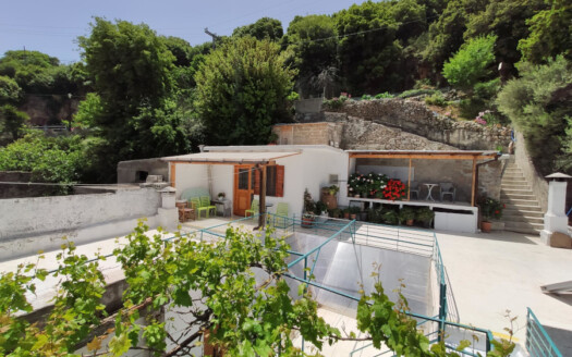 Maison de village de 3 chambres, avec appartement d'hôtes à Vrises, Agios Nikolaos