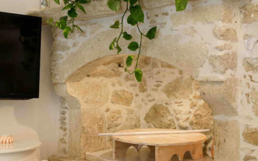 Charmante maison traditionnelle en pierre à Pitsidia