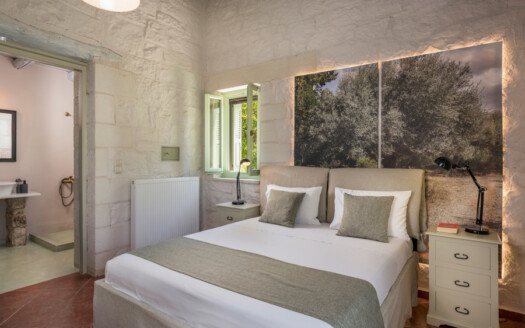 VIlla en pierre avec piscine chauffée et jardin à Maza, Apokoronas.