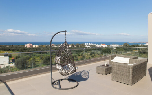Villa nouvellement construite avec superbe vue mer à Agios Onoufrios.