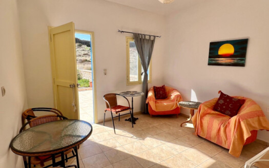 Petits appartements, dans un bel emplacement, à distance de marche de la plage, à Lagada.