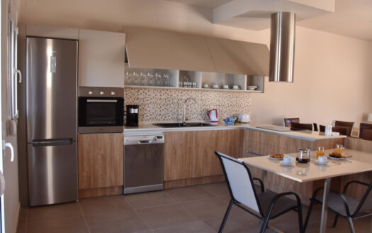 Villa moderne de deux chambres avec piscine et vue mer à Kounali