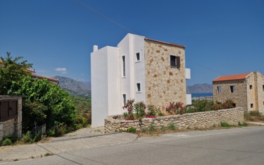 Villa individuelle de 3 chambres et 2 salles de bains à Dramia.