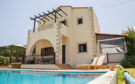 Belle villa avec superbes vues sur la mer et la montagne à Vouves, Kolymbari