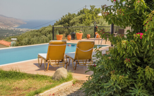 Belle villa avec superbes vues sur la mer et la montagne à Vouves, Kolymbari