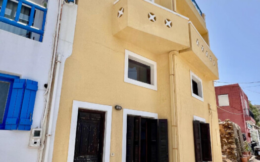 Grande maison en front de mer à Mochlos