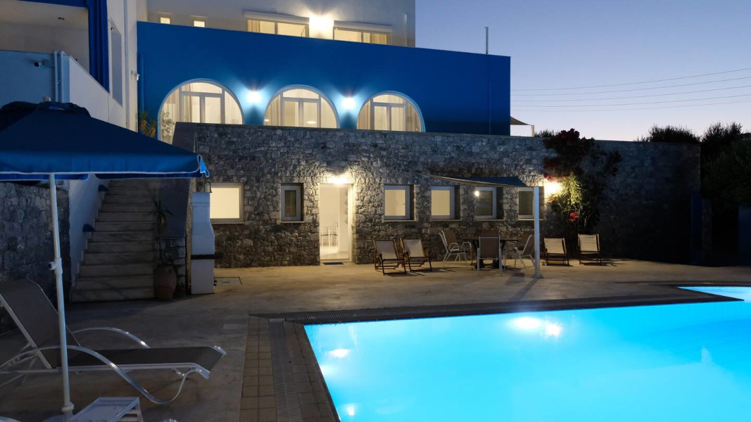 Luxueuse villa, vue panoramique sur la mer, à Skaleta