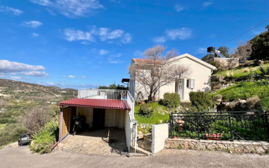 Jolie maison avec piscine et vue mer à Kalo Chorio