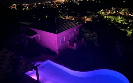 Villa de luxe, de 150m2, vue mer, à Pano Elounda
