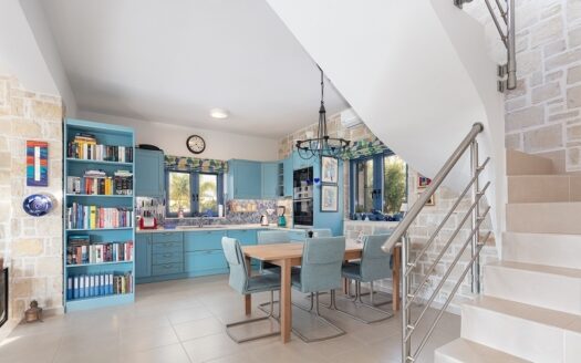 Villa en pierre avec une vue magnifique sur la mer à Loutra