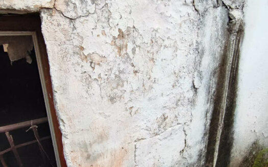 Maison à rénover dans le village d’Aimonas