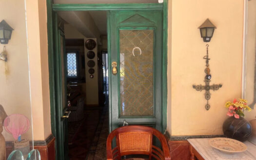 Maison de 164m2, sur un terrain de 1376m2 à Ano Chersonissos