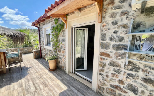 Maison isolée avec vue et jardin dans un quartier paisible de Milatos
