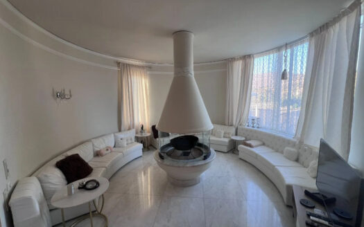 Prestigieuse villa de 530 m² avec vue panoramique mer et montagnes à Ano Gouves (Héraklion).