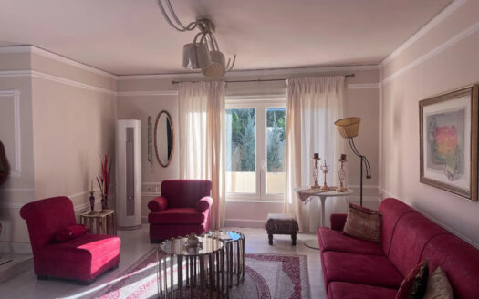 Prestigieuse villa de 530 m² avec vue panoramique mer et montagnes à Ano Gouves (Héraklion).